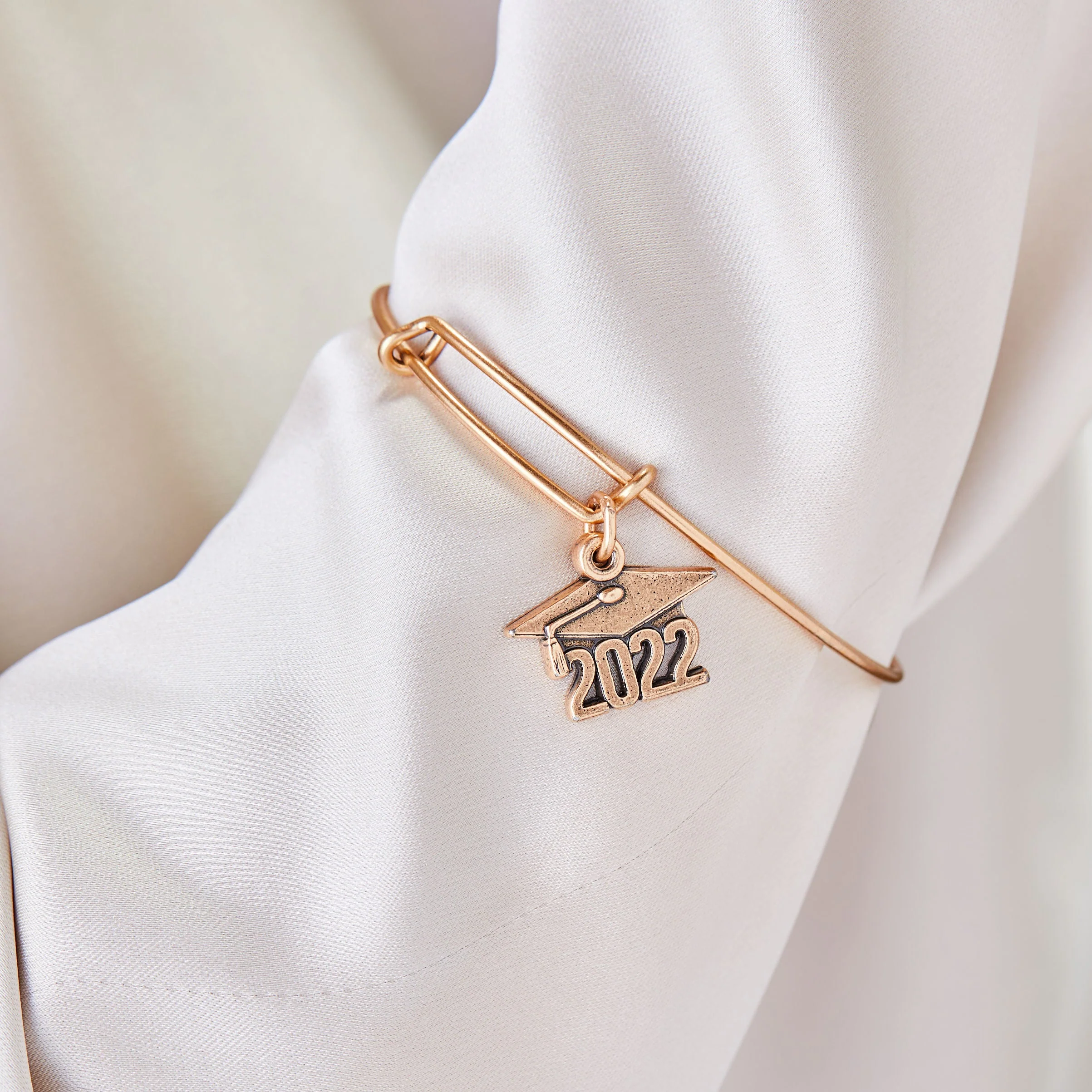 2022 Graduation Cap Charm Bangle Bracelet - Image 4