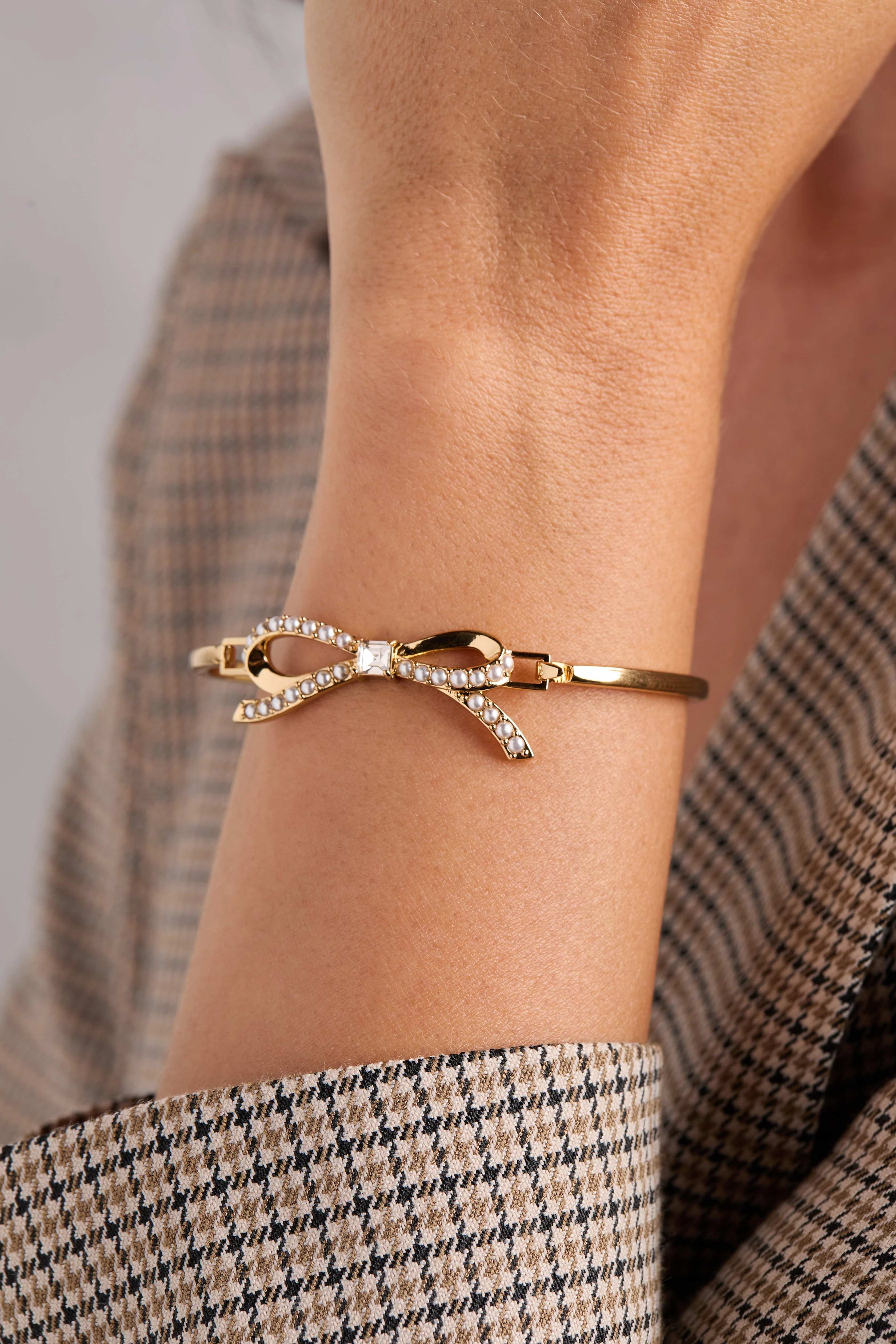 Bow Pearl Coquette Tension Bangle - Image 2
