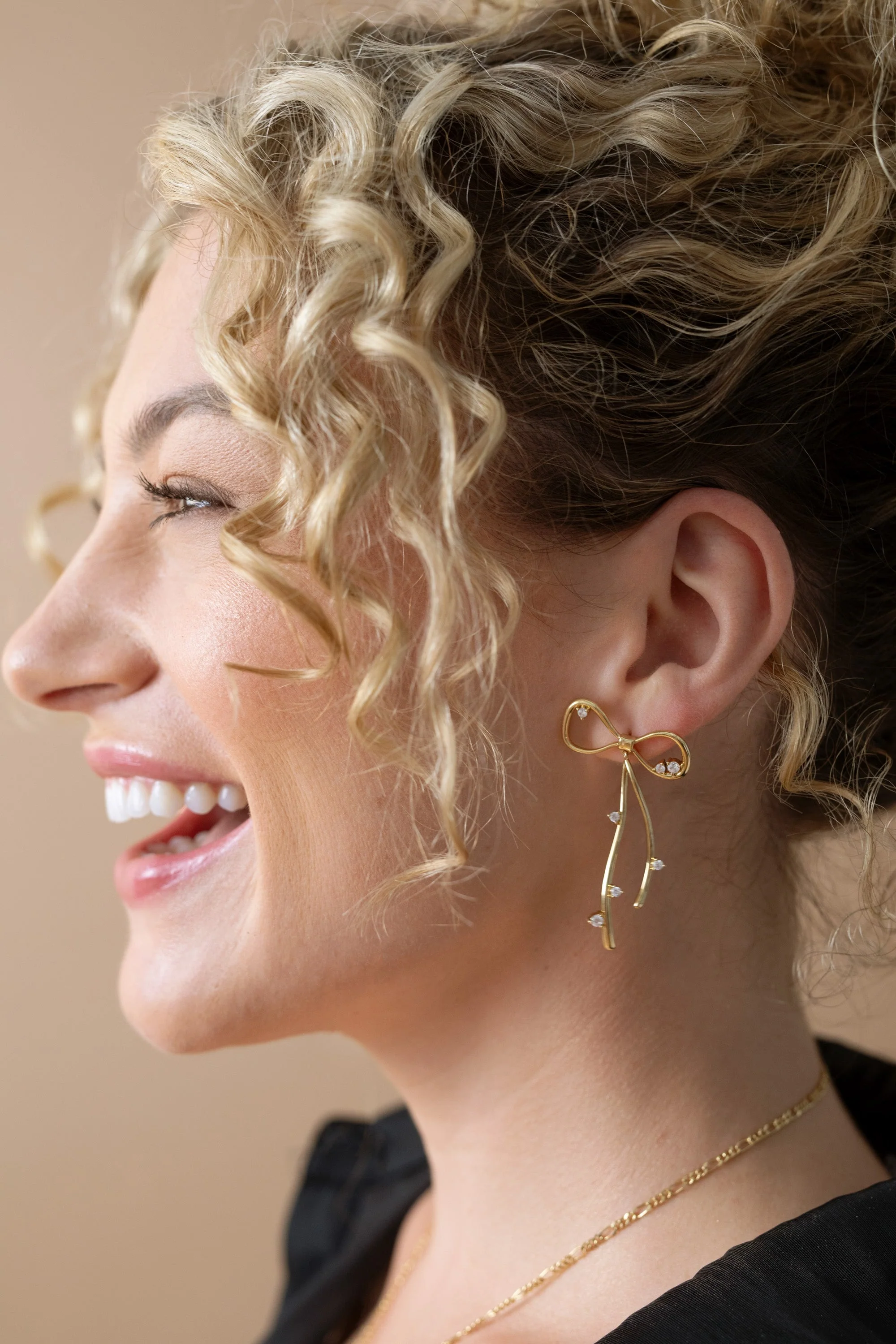 Coquette Bow Earrings - Image 3