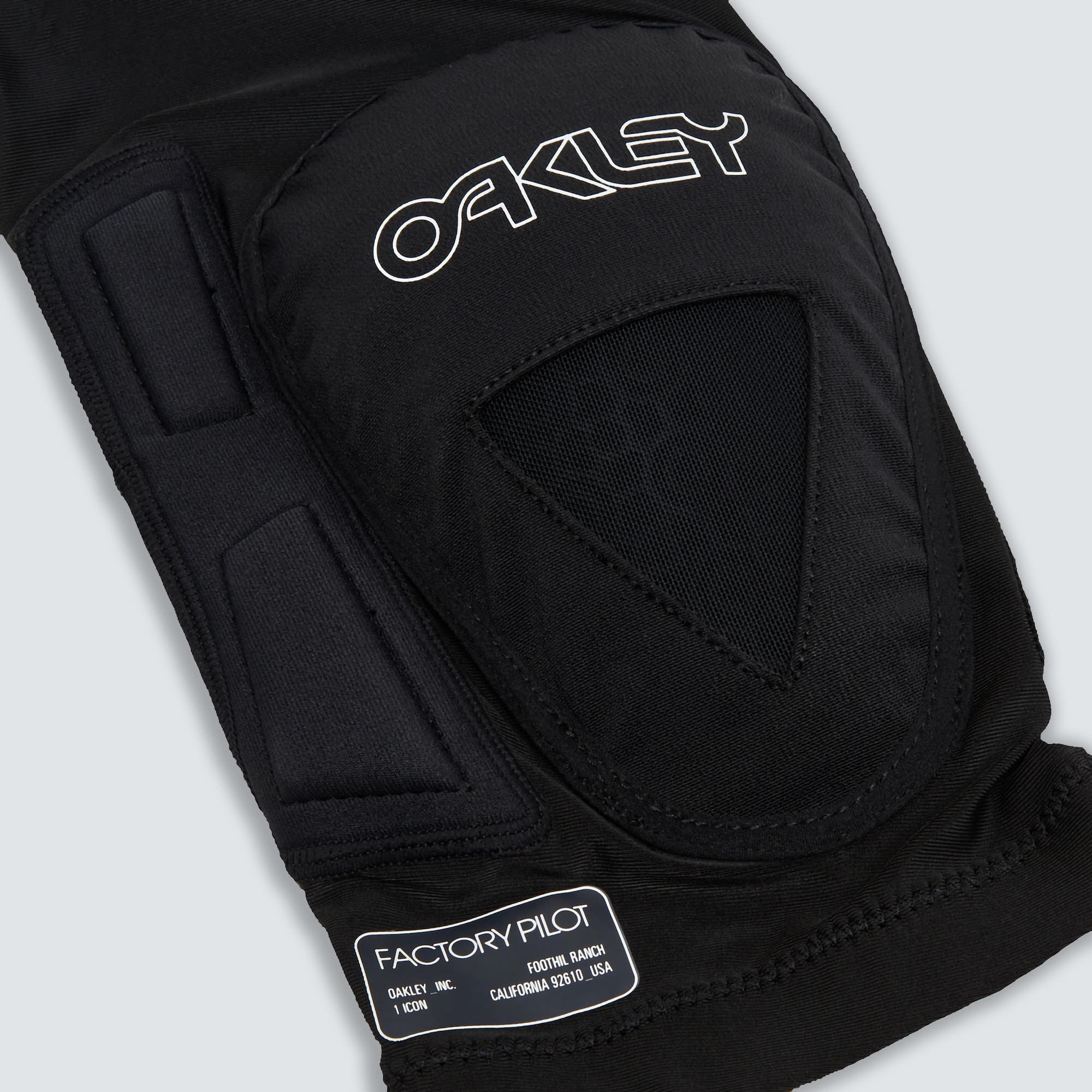 Men's Oakley All Mountain Rz Labs Knee Grd - Image 2