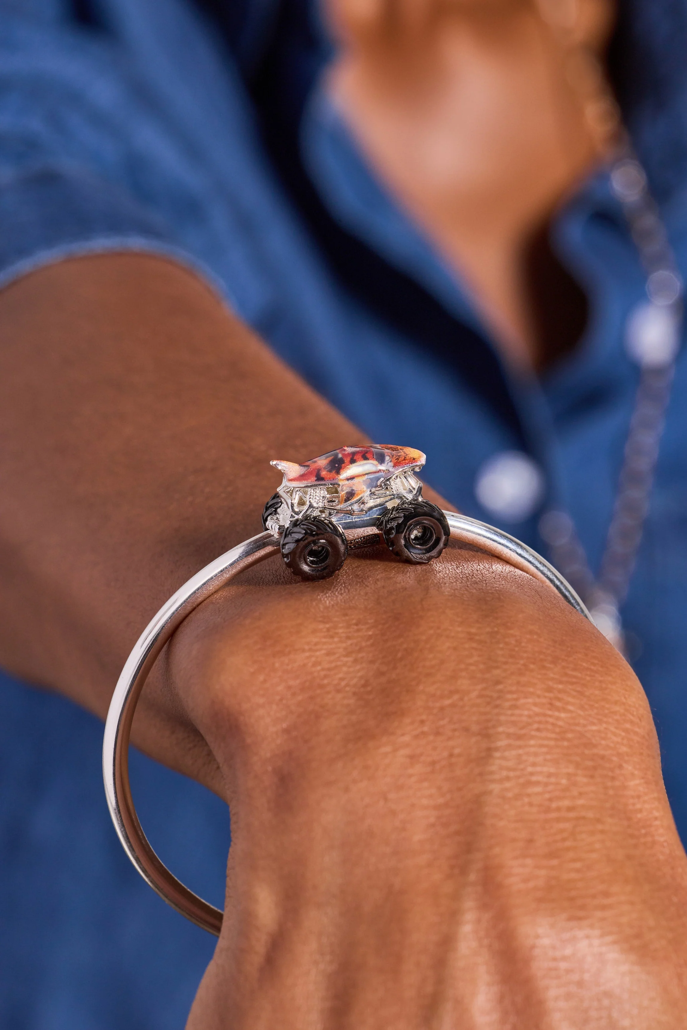 Hot Wheels™ Tiger Shark Monster Truck Moveable Cuff - Image 6