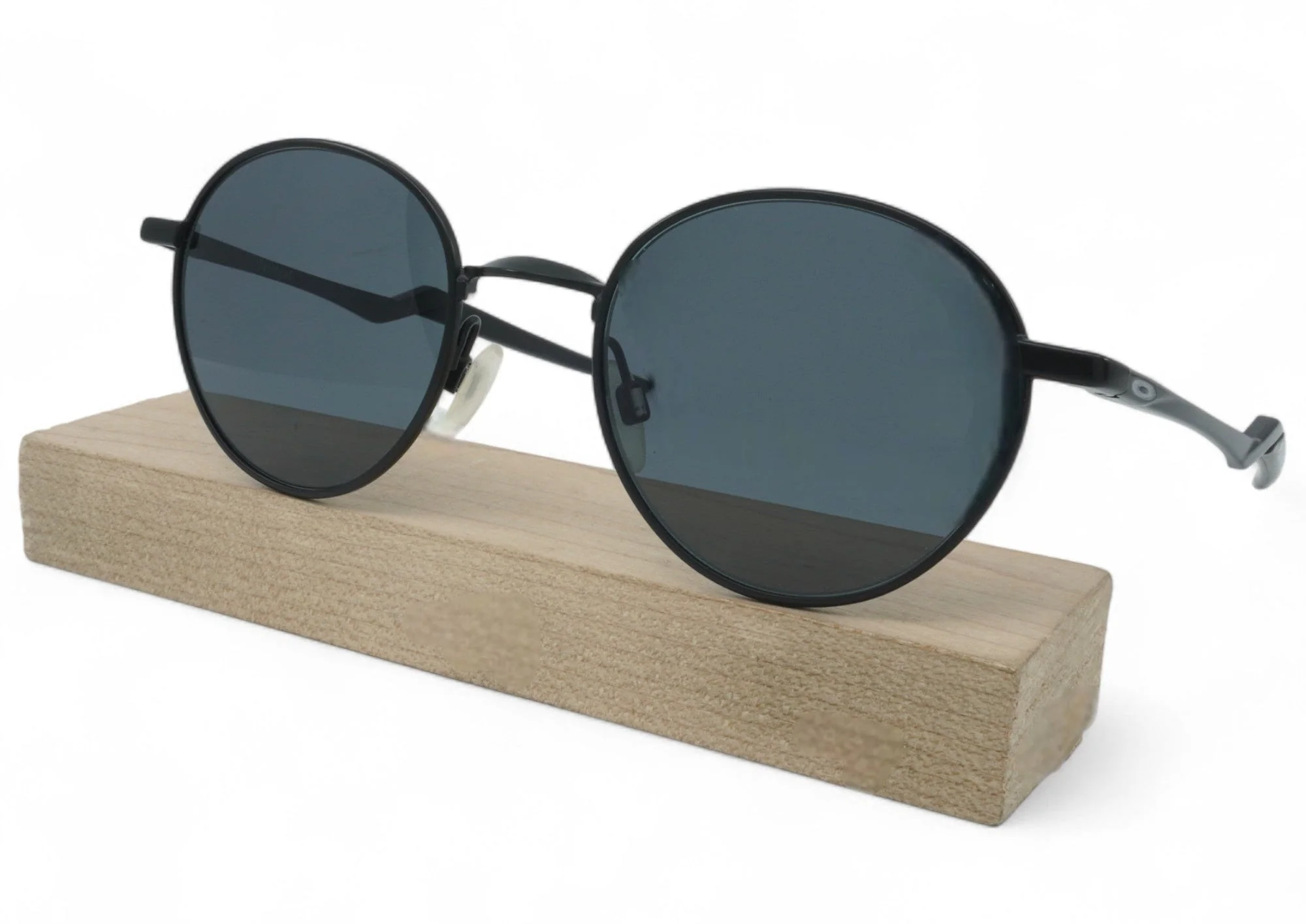 Women's Oakley Terrigal Sunglasses - Image 2